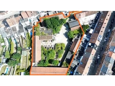 terrain de projet pour 15 unités.