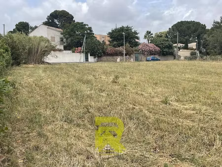 vente terrain 704 m² à servian (34290)  193 000 €