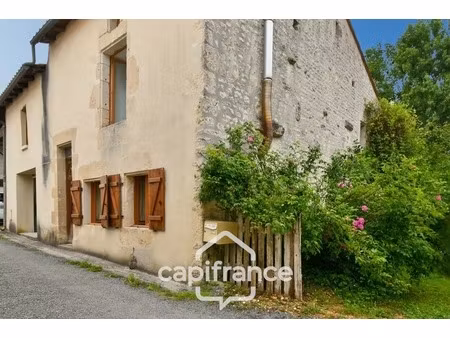 maison charentaise à vendre 4 pièces les eglises d'argenteuil (17)avec garage sur 1089m² d