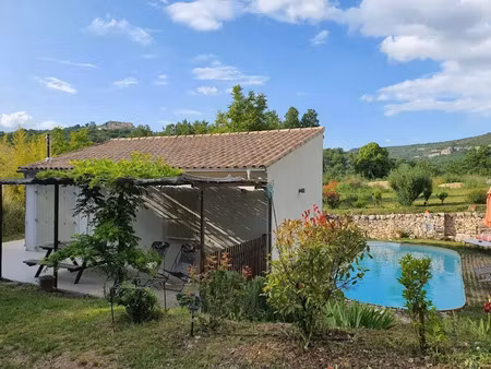 location meublée maison 2 pièces 40 m² à saint-martin-de-castillon (84750)  900 €