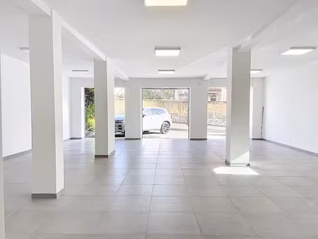 location locaux professionnels 130 m² à ajaccio (20000)  1 290 €