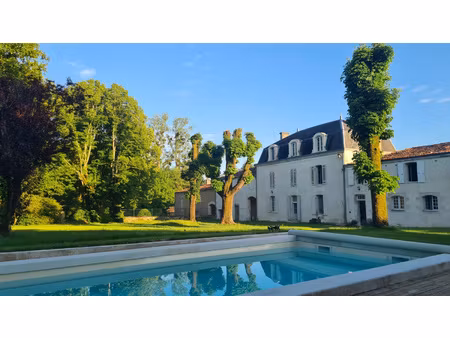 logis charentais au cadre enchanteur