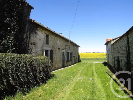 vente maison 4 pièces 160 m² à ensigné (79170)  65 000 €