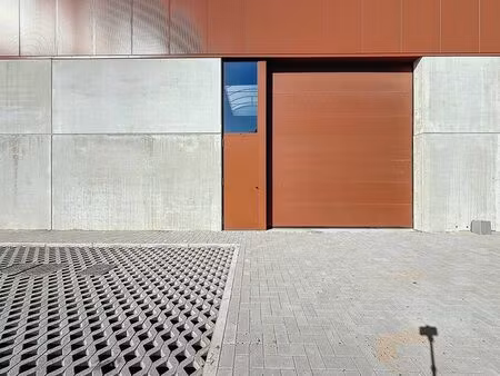 entrepôt à louer dans le cadre du nouveau projet de construc