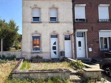 maison 3 façades avec potentiel à oisquercq