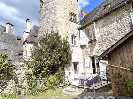 charmante maison historique village de turenne