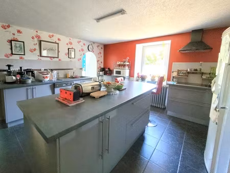 vente maison 4 pièces 142 m² à gouttieres (63390)  139 900 €