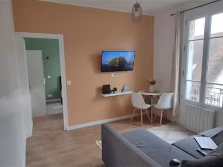 location meublée appartement 2 pièces 32 m² à velizy-villacoublay (78140)  995 €