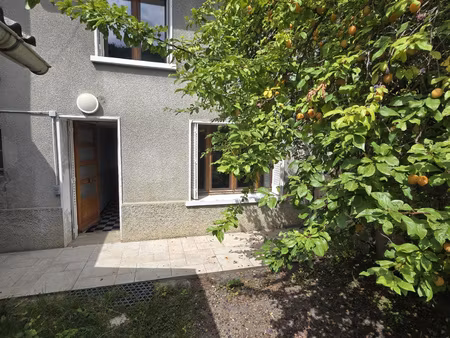 au calme  maison de village de 87 m2 avec jardin