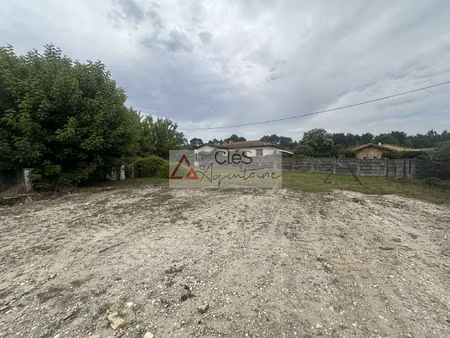 terrain constructible 1044 m2 à ayguemorte