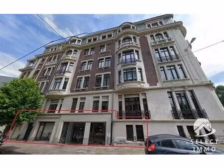 commerce avec appartement à woluwe-saint-pierre