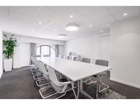 location meublée locaux professionnels 34 m² à le mans (72000)  4 047 €