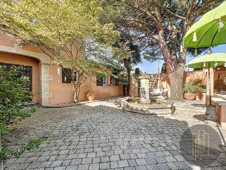villa de luxe à vendre à villefranche-sur-saône