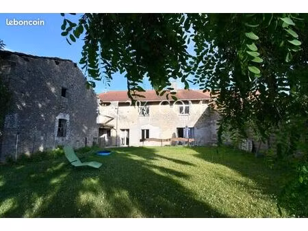 maison de village 7 pièces 390 m²