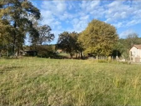 terrain 1 065 m² roaillan