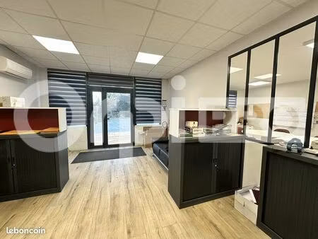 local d'activité 1 152 m²