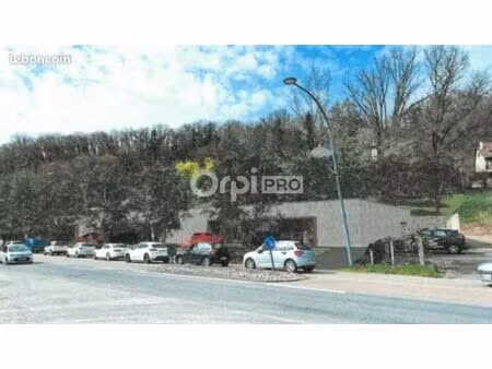 local commercial 990 m²