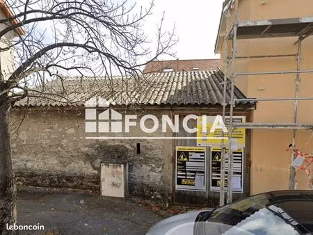 parking 18 m² fontaine