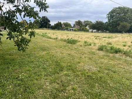 terrain 3090 m² trogues