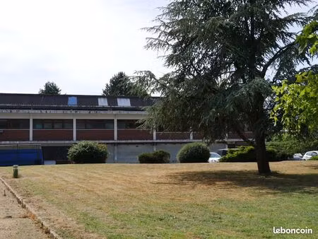 entrepôt 5544 m² gaillefontaine