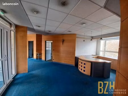 bureaux 306 m² quimperle