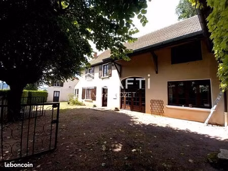 propriété 6 pièces 207 m²