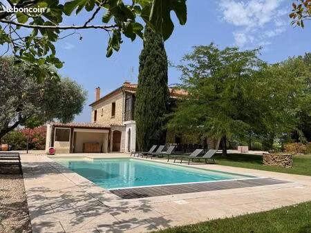 propriété 8 pièces 215 m²
