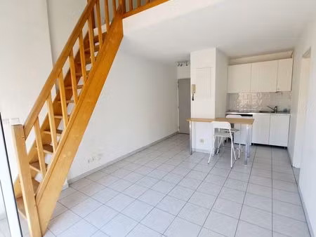 ? charmant duplex t3 ensoleillé + parking à aix-en-provence. 325000 euros
