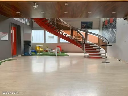 bureaux 166 m² saint etienne de crossey