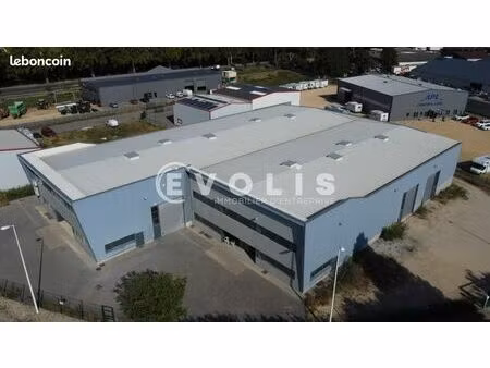 local d'activité 2 140 m²