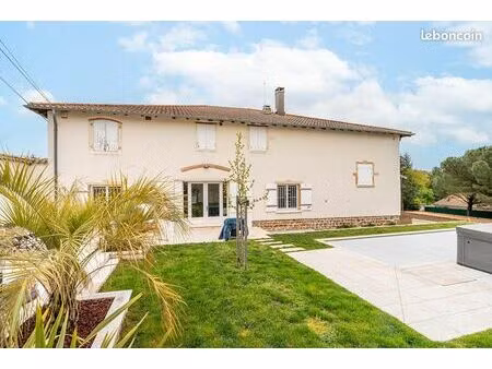 propriété 7 pièces 360 m²