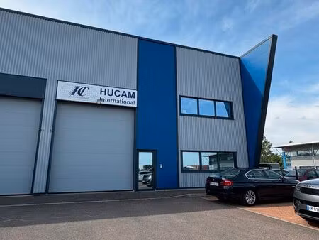 local 341 m² le coteau