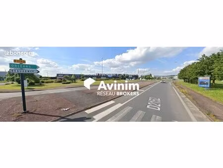 local commercial 700 m² tavers