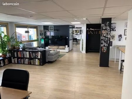 local bureaux 120m2