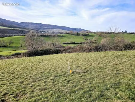 terrain 930 m² berze la ville