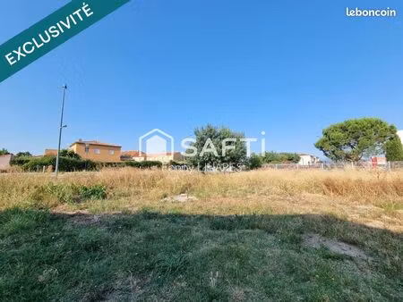 terrain 604 m² millas