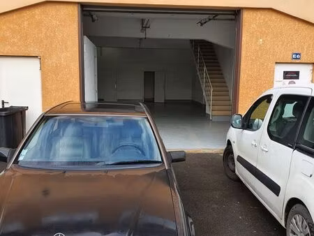 entrepôt activité stockage bureaux 75m²/150 m²230 m²/320 m²/320 m²