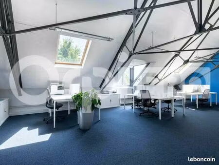 bureaux 979 m²