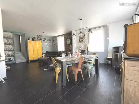 maison 6 pièces 137 m²