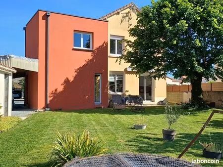 maison 8 pièces 146 m²