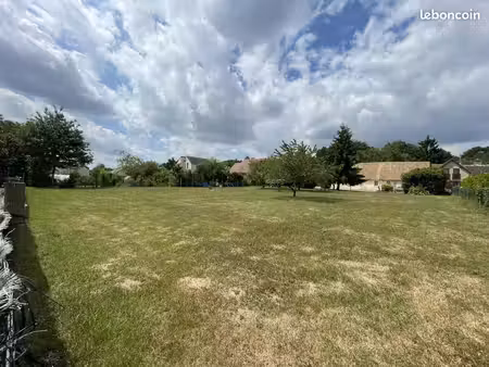 terrain 623 m² champagné