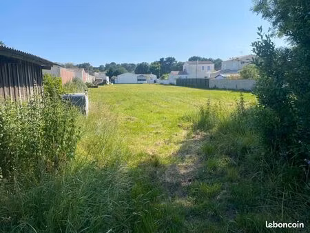 terrain 585 m² le grand village plage