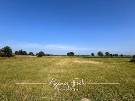 terrain 1323 m² tostat