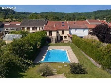 propriété 9 pièces 269 m²