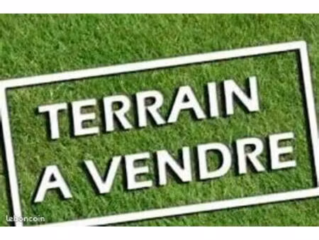 terrain 856 m² livré-la-touche