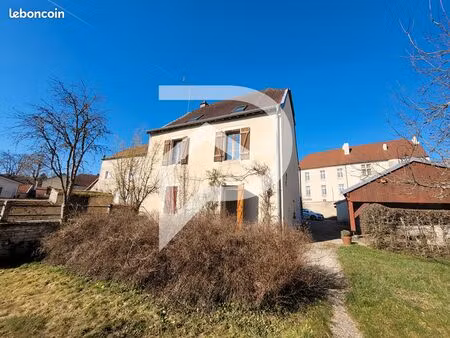 maison 6 pièces 141 m²