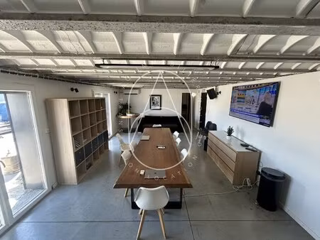 entrepôts et bureaux