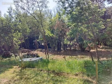 terrain constructible de 900m2