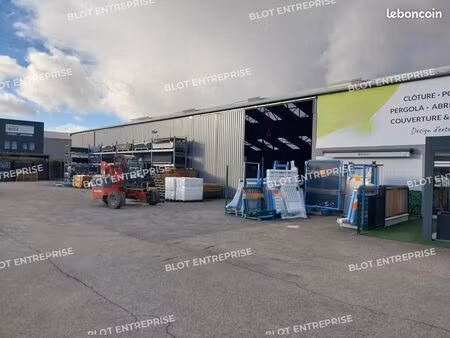 local d'activité 1 000 m²