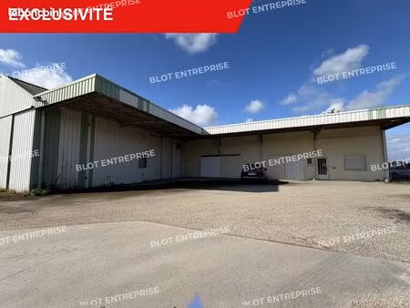 local d'activité 1 673 m²